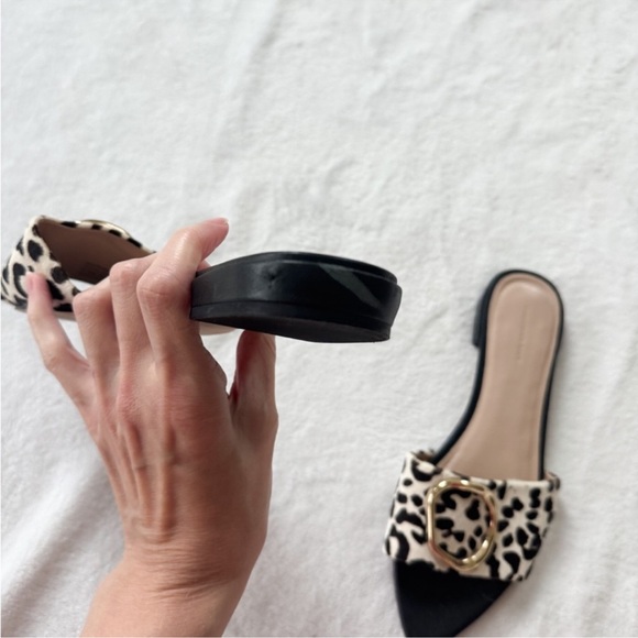 Something Navy Leopard Print Slide Sandals Gold Buckle Pointed Toe Mules Size 8 - Picture 5 of 8